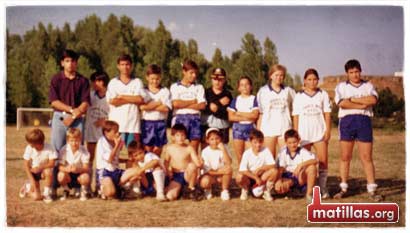 Foto cortesía de Graciela. Equipo de futbol de Matillas. Años 90.